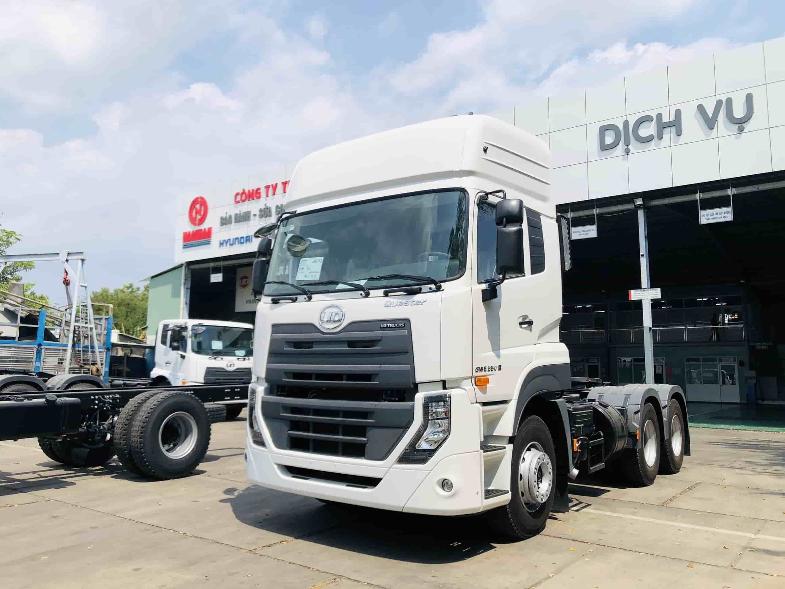 Đầu Kéo UD 350hp 2025 - Nóc Cao 2 Giường